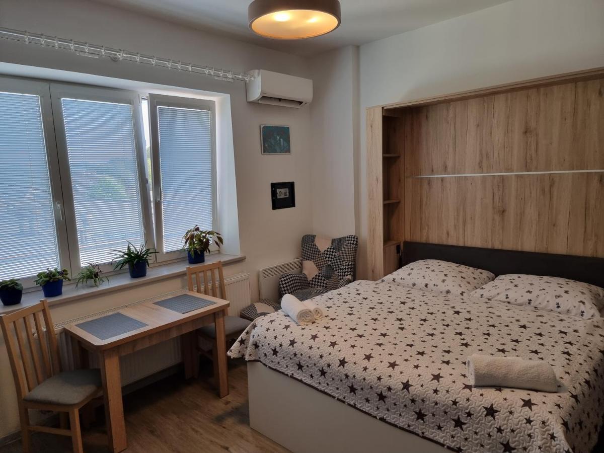 Ferienwohnung Garsoniera Dukla 289 Decin Exterior foto