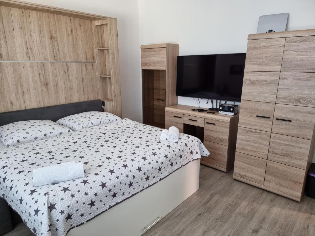 Ferienwohnung Garsoniera Dukla 289 Decin Exterior foto